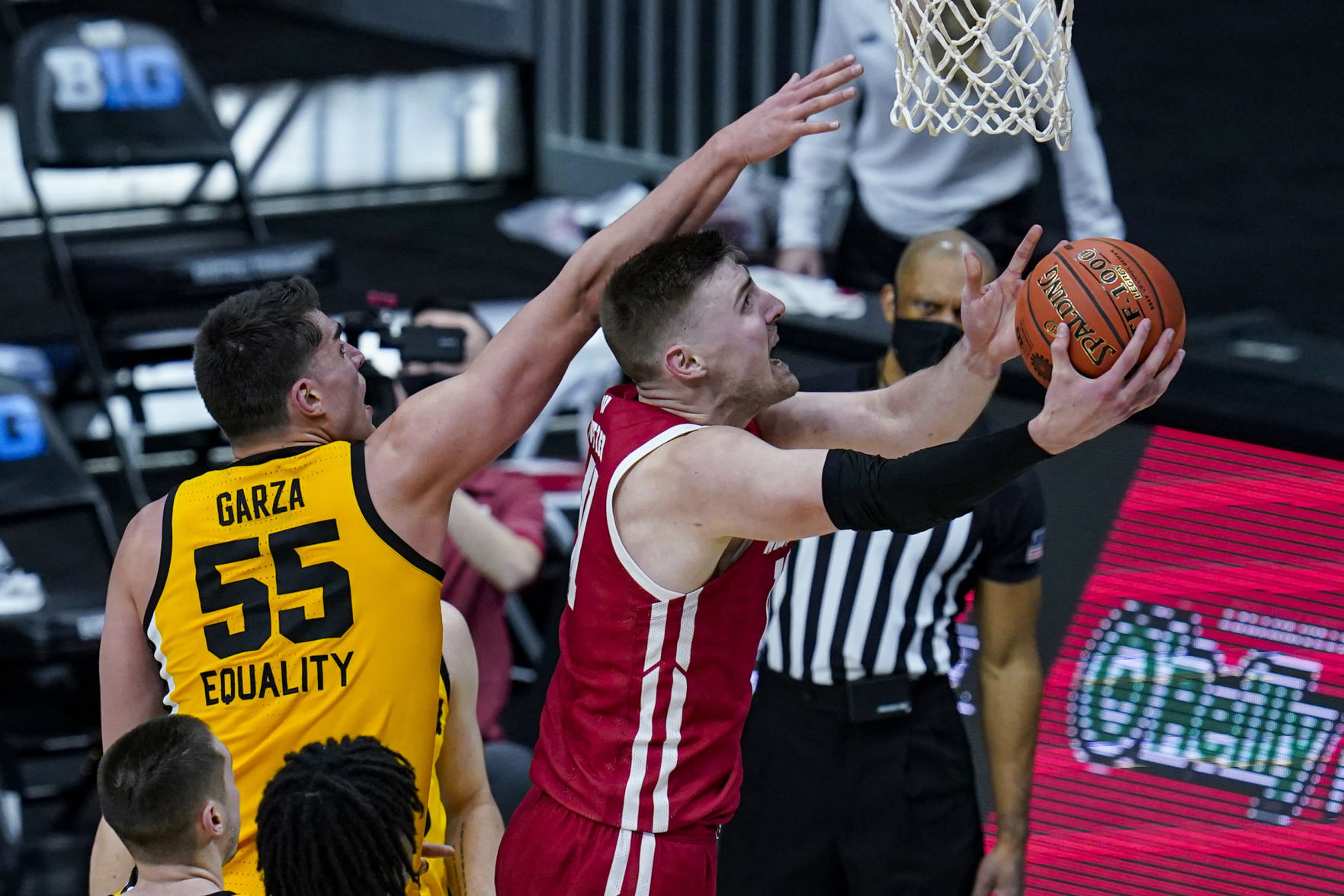 B10 Wisconsin Iowa Basketball